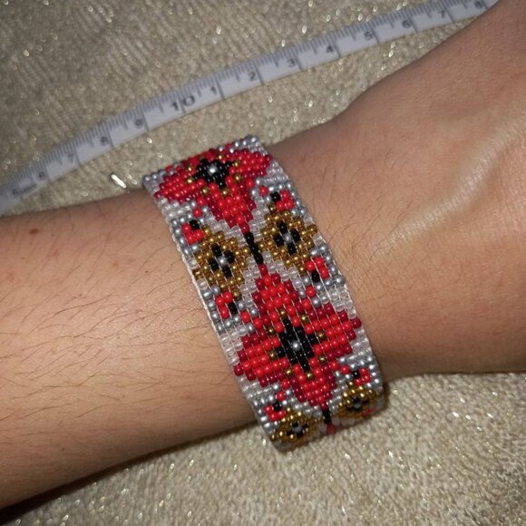 Handmade Beaded Bracelet | Flowers Motif - Picture 2 of 7